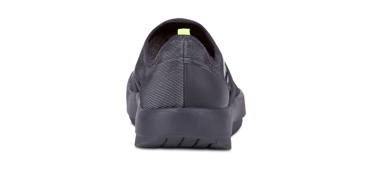 ◆OOFOS◆ 5081 OOMG BLACK FIBRE M OOMG BLACK FIBRE M 176886 Women's OOmg eeZee Low Black Shoe – OOFOS